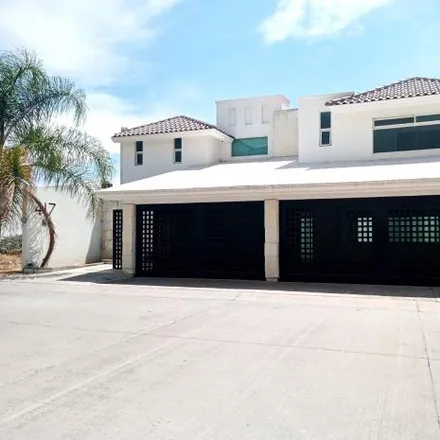 Buy this 4 bed house on Avenida Cañada de Mariches 404 in Cañada Del Refugio 1a Seccion, 37358 León