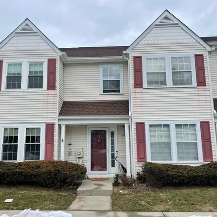 Buy this 4 bed condo on 19 Fulton Street in Village of Farmingdale, NY 11735