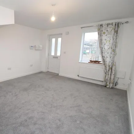 Image 3 - Runnymede Way, Brompton, DL6 2FE, United Kingdom - Townhouse for rent