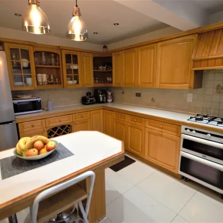 Rent this 4 bed apartment on Chamberlain Way in London, HA5 2AU