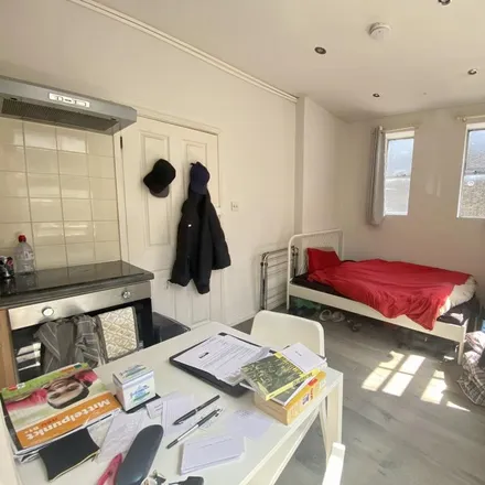Image 2 - 113 Offord Road, London, N1 1PH, United Kingdom - Apartment for rent