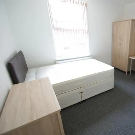 Rent this 4 bed townhouse on Beamsley Mount in Leeds, LS6 1LR