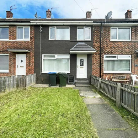 Buy this 3 bed townhouse on Cheriton Green in Middlesbrough, TS3 8JY