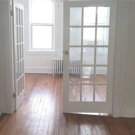 Image 3 - 70-16 Central Avenue, New York, NY 11385, USA - Apartment for rent