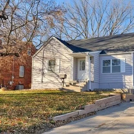 Buy this 3 bed house on 4060 12th Street in Des Moines, IA 50313