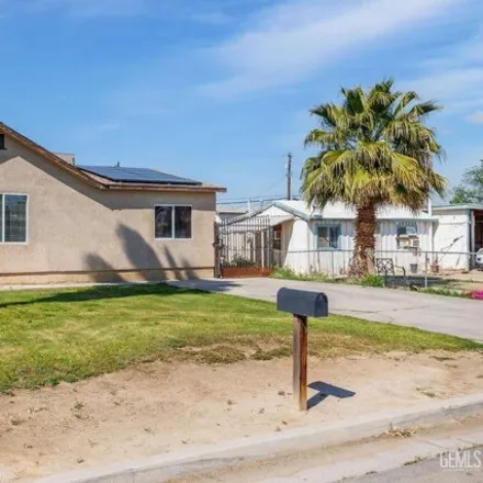 Buy this 3 bed house on 860 Southgate Drive in Kern County, CA 93307