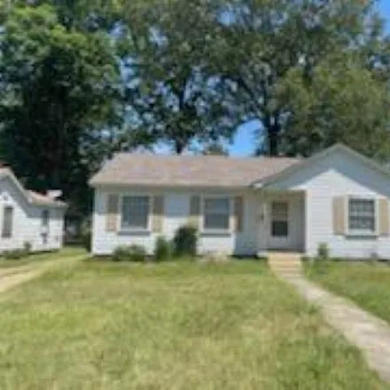 Rent this 3 bed house on 2998 South Linden Street in Pine Bluff, AR 71603