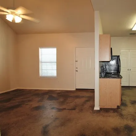 Image 3 - 3501 Zion Hill Road, Weatherford, TX 76088, USA - Duplex for rent