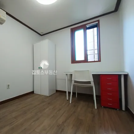 Rent this studio apartment on 서울특별시 관악구 봉천동 1620-43
