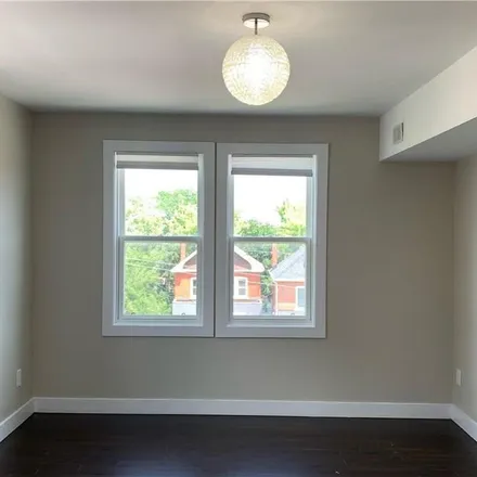 Image 3 - 1542 King Street East, Hamilton, ON L8K 2G6, Canada - Apartment for rent