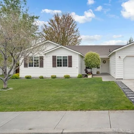 Buy this 4 bed house on 8703 Studebaker Drive in Pasco, WA 99301