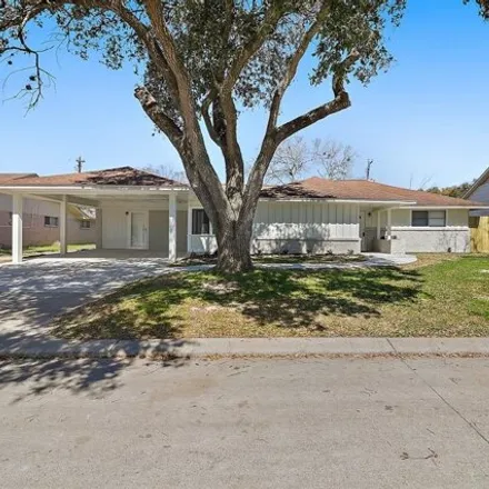 Buy this 3 bed house on 1014 Rosewood Drive in Baytown, TX 77520