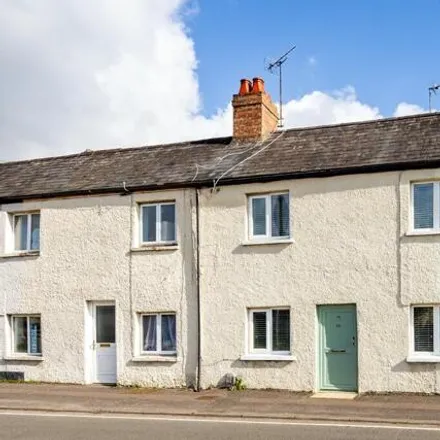 Buy this 2 bed townhouse on Victoria Road in Bicester, OX26 6PS
