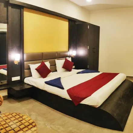 Rent this 6 bed house on Kamat Hospital- Lonavla in Mahatma Gandhi Road, Pune District