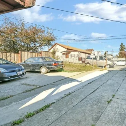 Buy this 3 bed house on 1317 East 24th Street in Oakland, CA 94622