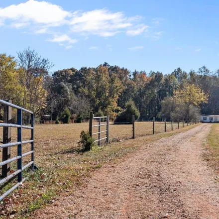 Image 4 - 106 Country Routt Brown Road, Pittsboro, NC 27312, USA - House for sale