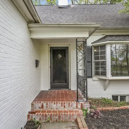 Image 3 - 6044 Gladden Drive, Indianapolis, IN 46220, USA - House for sale