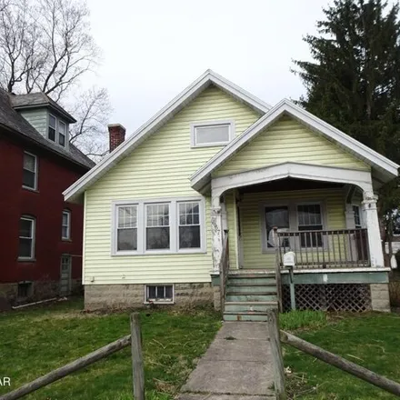 Buy this 2 bed house on Thomas Avenue in Williamsport, PA 17702