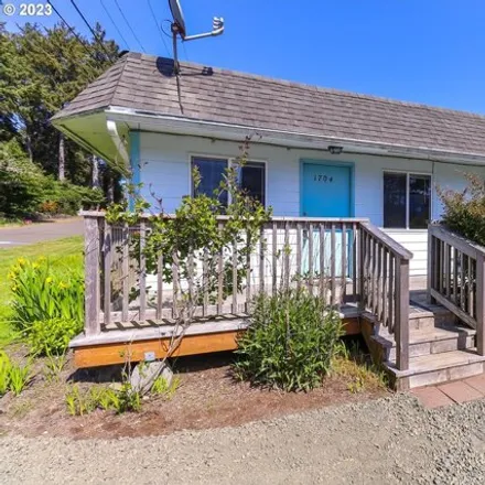Buy this 3 bed house on 1708 Northwest 26th Street in Lincoln City, OR 97367