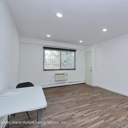 Image 7 - 3747 Amboy Rd Apt 4A, New York, 10308 - Apartment for sale