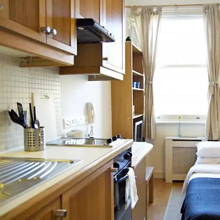 Rent this studio apartment on 34 Fairholme Road in London, W14 9JS
