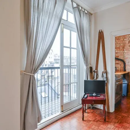 Rent this studio apartment on Abbey House in 1a Abbey Road, London