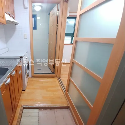 Rent this studio apartment on 서울특별시 관악구 봉천동 1566-25