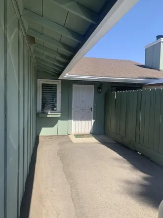 Buy this 3 bed condo on 201 East Bullard Avenue in Fresno, CA 93710