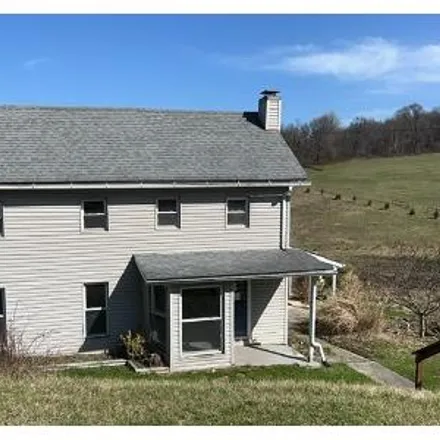 Buy this 2 bed house on 7198 Gratiot Road Southeast in Hopewell Township, OH 43056