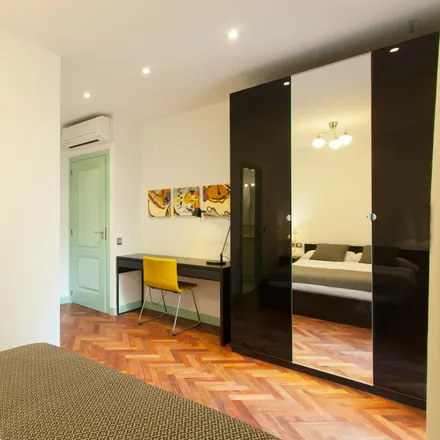 Image 2 - Carrer de Casanova, 97, 99, 08001 Barcelona, Spain - Apartment for rent