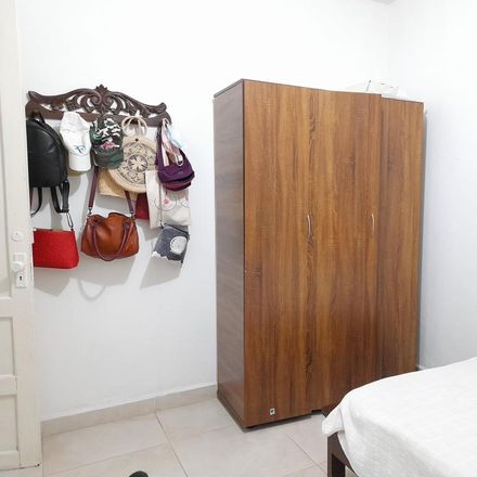Rent this 7 bed apartment on Centro de salud más cerca in Calle 45, Comuna 11 - Laureles-Estadio