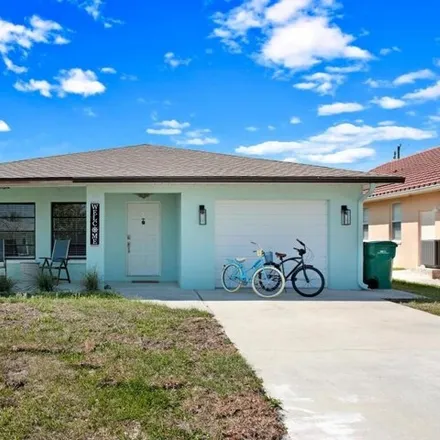 Rent this 3 bed house on 774 99th Avenue North in Collier County, FL 34108