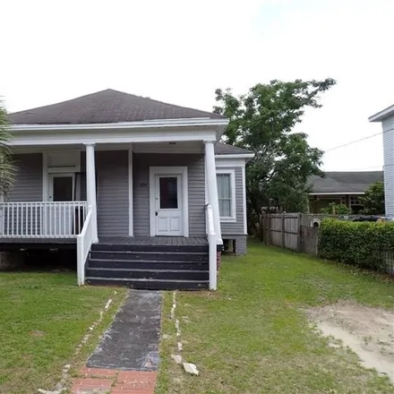 Rent this 1 bed house on 900 Selma Street in Mobile, AL 36604