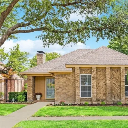 Buy this 3 bed house on 449 Country Side Lane in Richardson, TX 75081