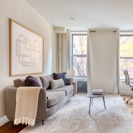 Rent this 1 bed apartment on 2nd Avenue in East Houston Street, New York