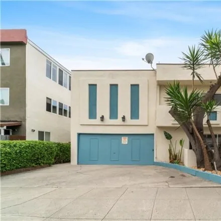 Buy this 16 bed house on 12th Court in Santa Monica, CA 90402