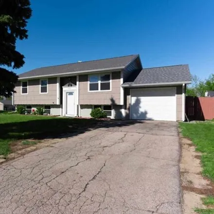 Buy this 5 bed house on 6501 Asbury Lane Northeast in Cedar Rapids, IA 52402