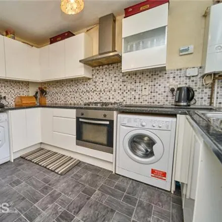 Image 3 - Ninian Road, Piccotts End, HP2 6NB, United Kingdom - House for sale