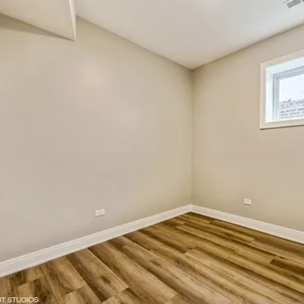 Image 7 - 2141 North Laramie Avenue, Chicago, IL 60639, USA - House for rent