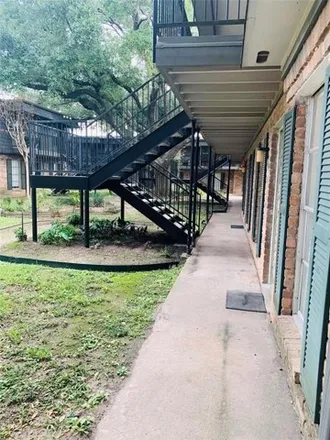 Rent this 1 bed condo on 8935 Gaylord Drive in Hedwig Village, Harris County