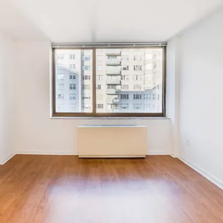 Image 5 - 300 E 39th St, Unit 18H - Apartment for rent