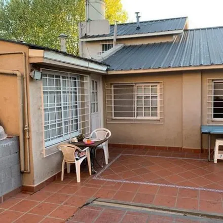Buy this studio house on Bartolomé Cerretti 1411 in Adrogué, Argentina
