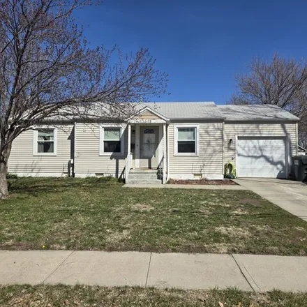 Buy this 2 bed house on 1636 17th Street in Columbus, NE 68601