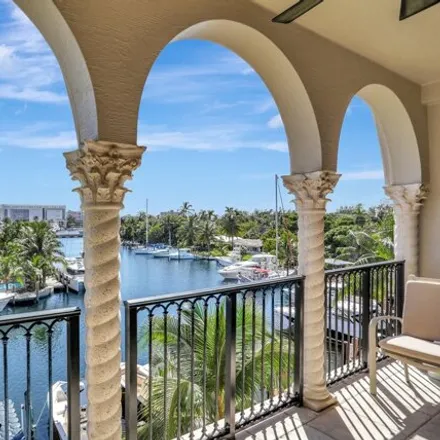 Buy this 3 bed condo on 1424 Southeast 12th Street in Lauderdale Harbors, Fort Lauderdale