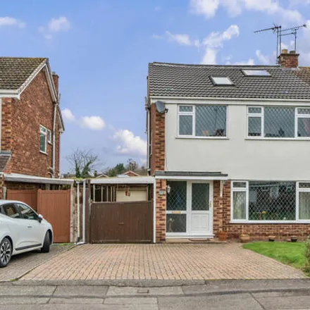 Buy this 4 bed duplex on Leyfields Crescent in Warwick, CV34 6BA