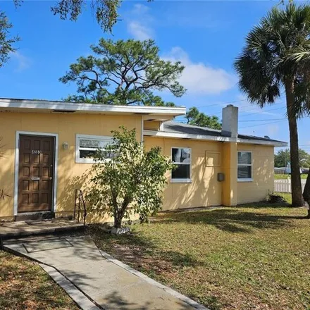Rent this 3 bed house on unnamed road in Pinellas County, FL 33709
