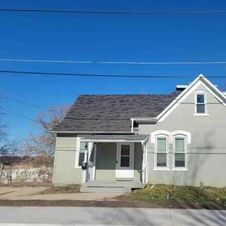 Buy this 4 bed house on 432 Dixon Street in Kaukauna, WI 54130