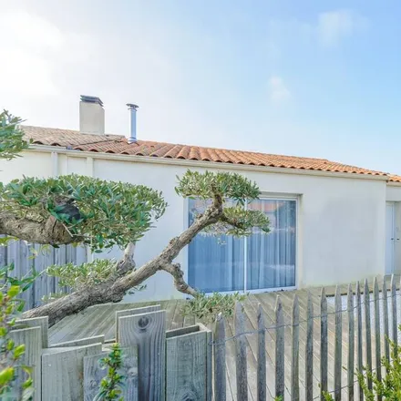 Rent this 3 bed house on 17690 Angoulins