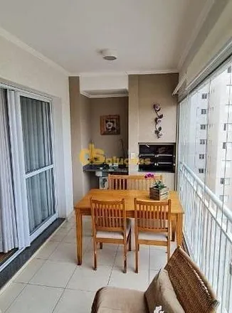 Buy this 3 bed apartment on Ipiranga in Avenida Marquês de São Vicente, Barra Funda