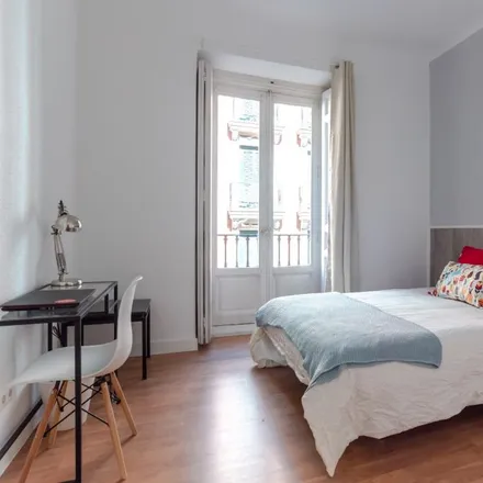 Rent this 8 bed room on Madrid in Carrefour Express, Calle de Carranza